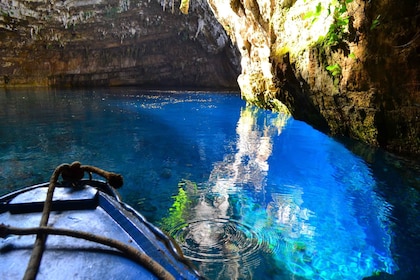 Depuis Argostolion : Grottes et plage privée d'Antisamos excursion