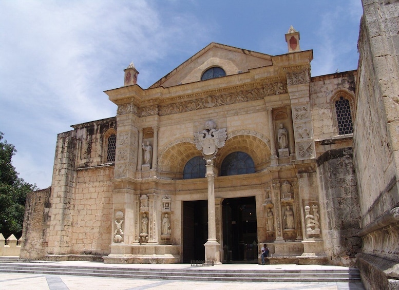 Picture 2 for Activity Santo Domingo: Guided City Walking Tour