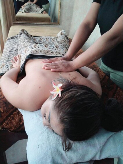 Picture 6 for Activity Aromatherapy Massage Sensation With Home Services