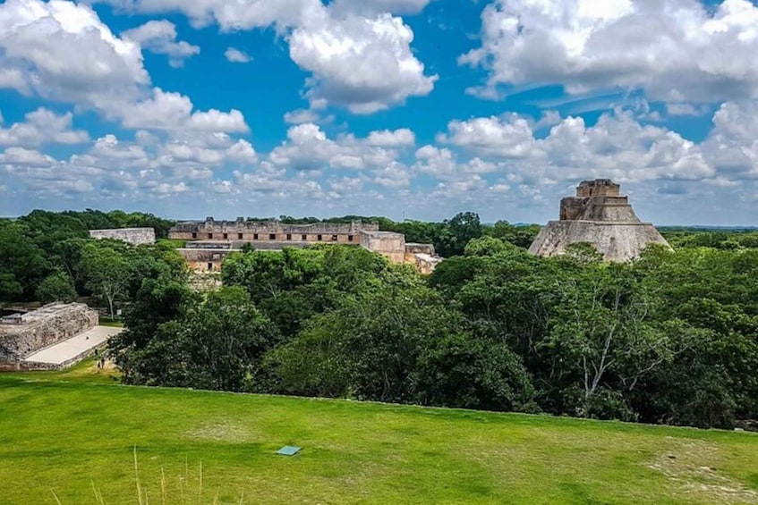 Picture 8 for Activity Private Tour Uxmal vintage Land Rover safari & Mayan brunch