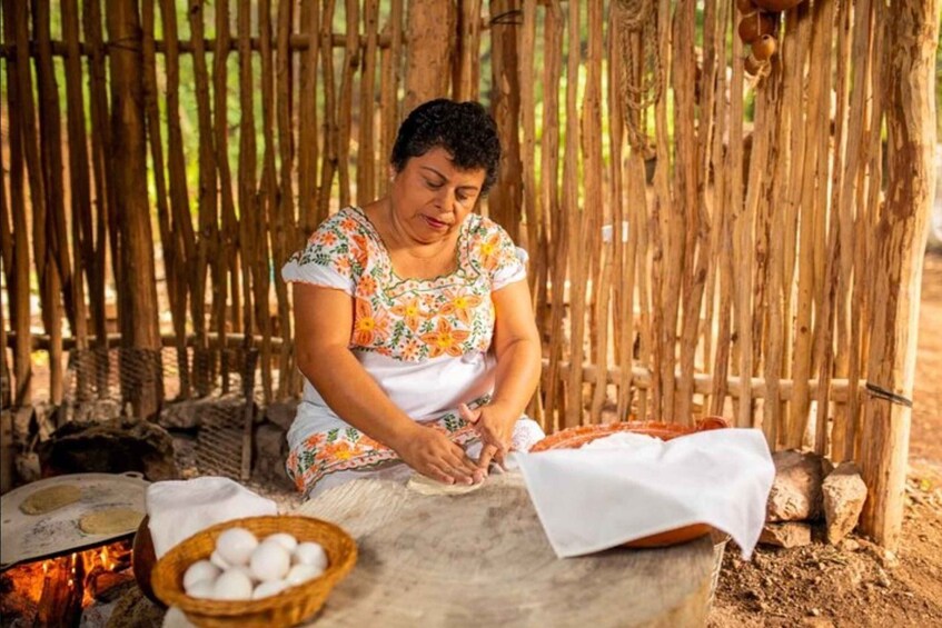 Picture 4 for Activity Private Tour Uxmal vintage Land Rover safari & Mayan brunch