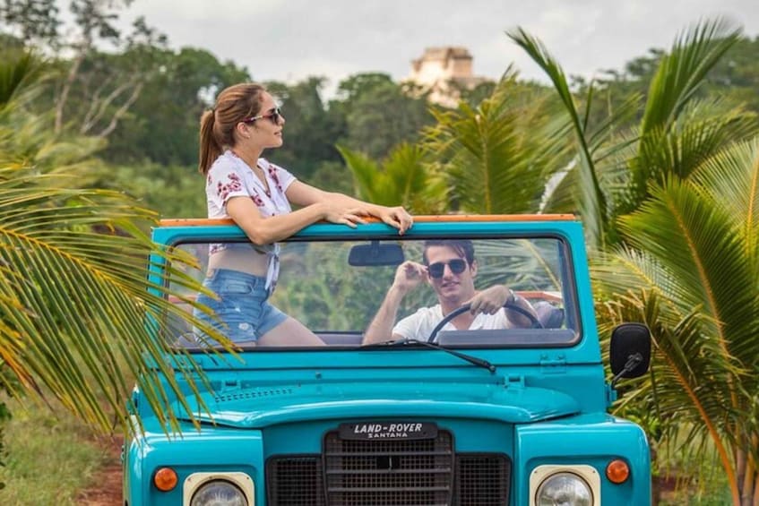 Private Tour Uxmal vintage Land Rover safari & Mayan brunch