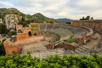 Taormina: Ancient Theater Skip-the-Line Ticket & Audio Guide