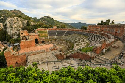 Taormina: Ancient Theatre Skip-the-Line Ticket & Audio Guide