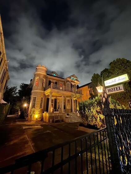 Picture 1 for Activity New Orleans: Haunted Pub Crawl