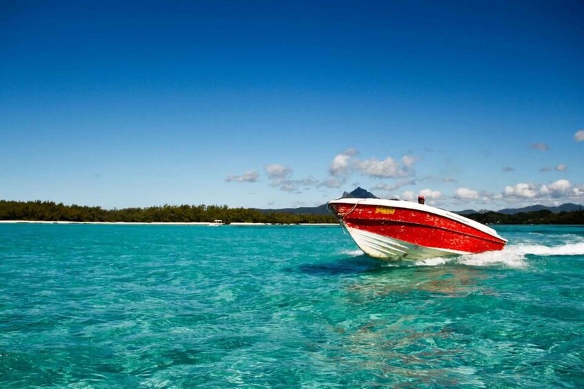 Picture 1 for Activity Speed boat to Ile aux Cerfs: Full day incl Lunch & Transfer