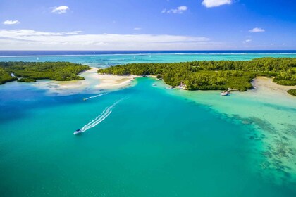 Bateau rapide pour l'Ile aux Cerfs : Journée complète avec déjeuner et tran...