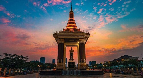 Phnom Penh: Hidden Gems City Walking Tour with a Local Guide