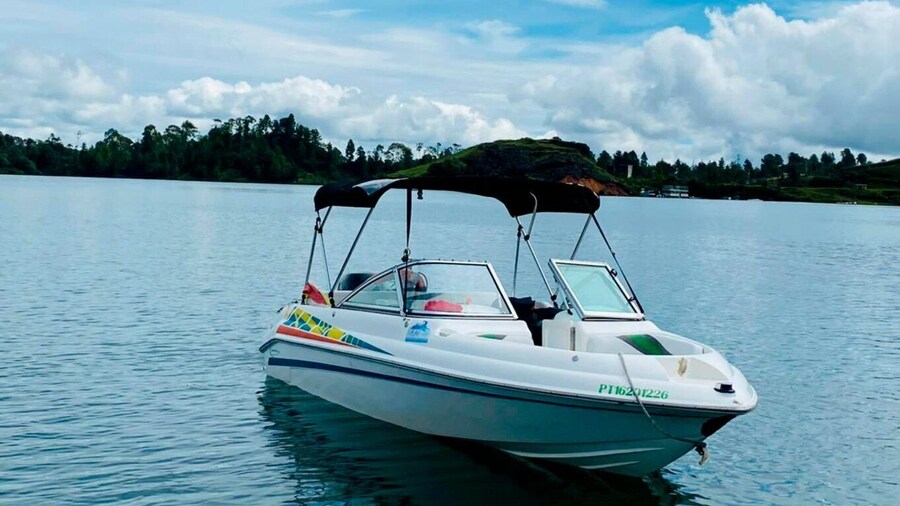 Luxury boat ride - Guatapé