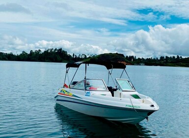 Luxury boat ride - Guatapé
