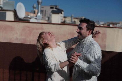 Barcelona: Rooftop Tango Lesson with Drinks and Videos