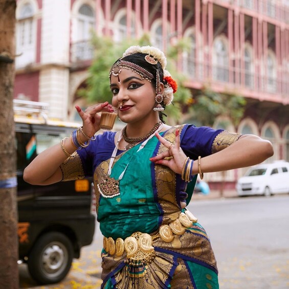 Picture 3 for Activity Mumbai: Heritage Highlights Walking Tour with Food Tasting