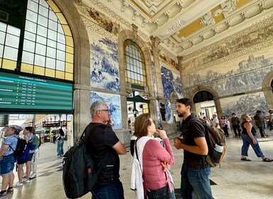 Discover Porto - A Private Walking Tour w/ Authentic Tasting