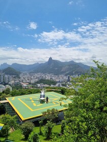 Cariocando in Christ Redeemer & Zuckerhut + Hubschrauberrundflug