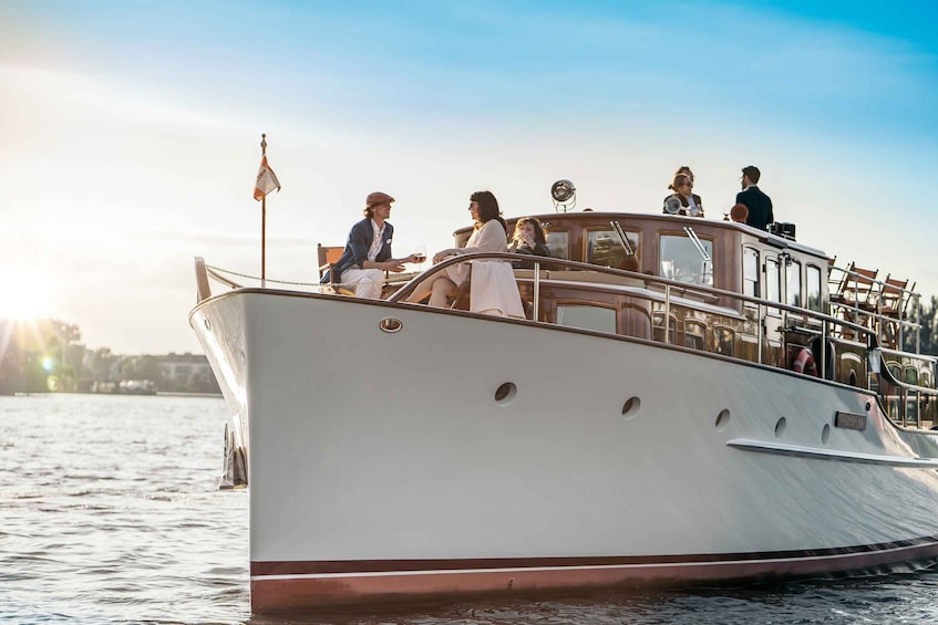 Berlin: Flagship Boat Sightseeing on Electric Motor Yacht