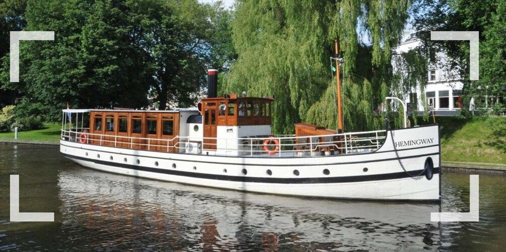 Picture 9 for Activity Berlin: Flagship Boat Sightseeing on Electric Motor Yacht