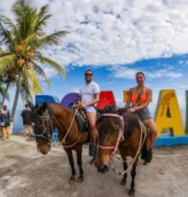 Roatan Horseback Riding Tour + Beach