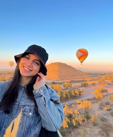 Mexico City: Balloon Flight, Breakfast in Cave and Pyramids