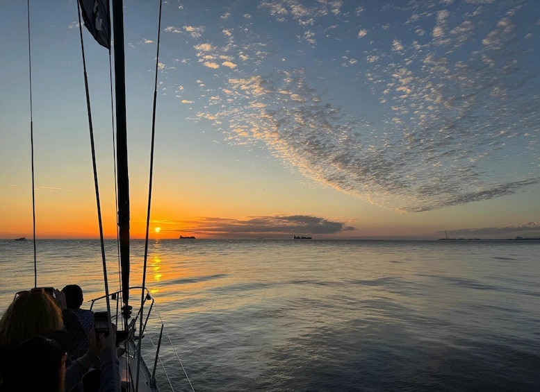 Porto: Exclusive Charming Sailboat Sunset