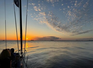 Porto: Exclusive Charming Sailboat Sunset