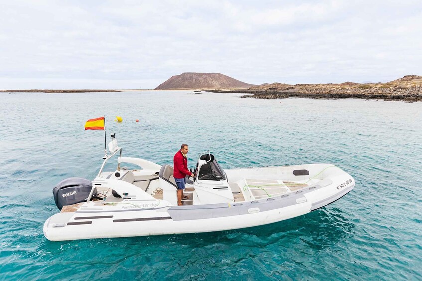 Picture 7 for Activity Corralejo: Lobos Island Catamaran Tour with Drinks & Snorkel