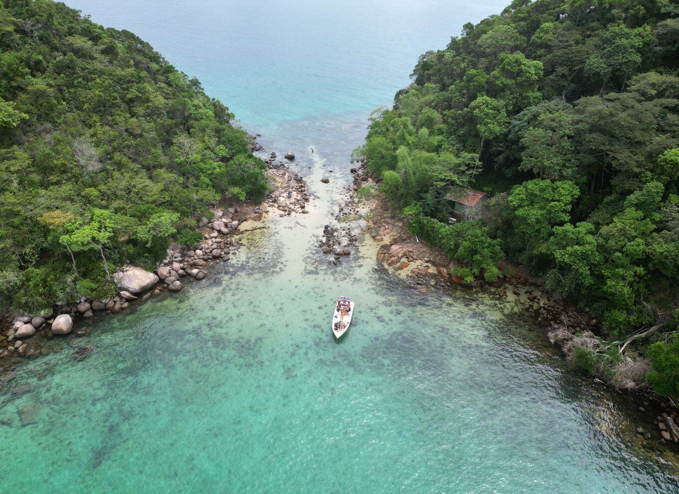 Picture 1 for Activity Ilha Grande: 6-Hour Boat Tour to Blue and Green Lagoons