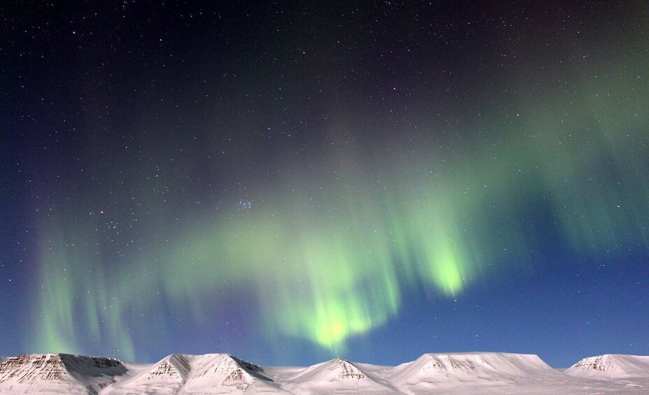 Picture 4 for Activity Akureyri: Private Northern Lights Tour with Transfer & Snack