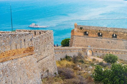 Ateena: Nafplion ja Epidauruksen kokopäiväretki uinnin kanssa