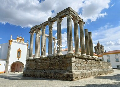 From Lisbon: To Algarve, Private Transfer with stop in Évora
