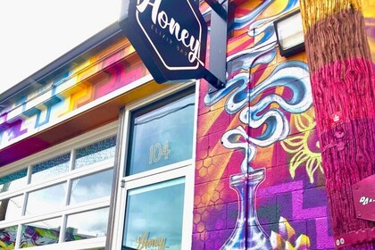 Tur Seni & Mural Jalanan Denver + Kunjungan ke Pabrik Bir / Mencicipi Bir