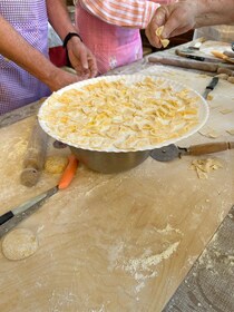 Bologna: Traditional Bolognese Cooking Class with a Meal