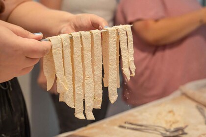 Bologna: Traditional Bolognese Cooking Class with a Meal