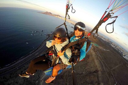 Las Palmas: vuelo en tándem en parapente con instructor