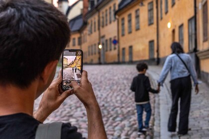 Golden hour photo walk in the heart of Stockholm