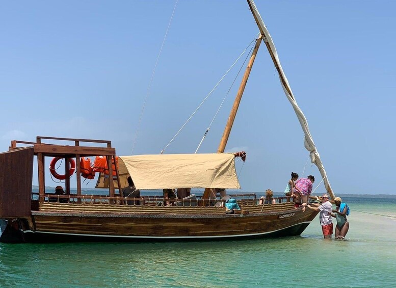 Picture 1 for Activity Private Dhow Cruise Lamu (Daytrip): Takwa Ruins