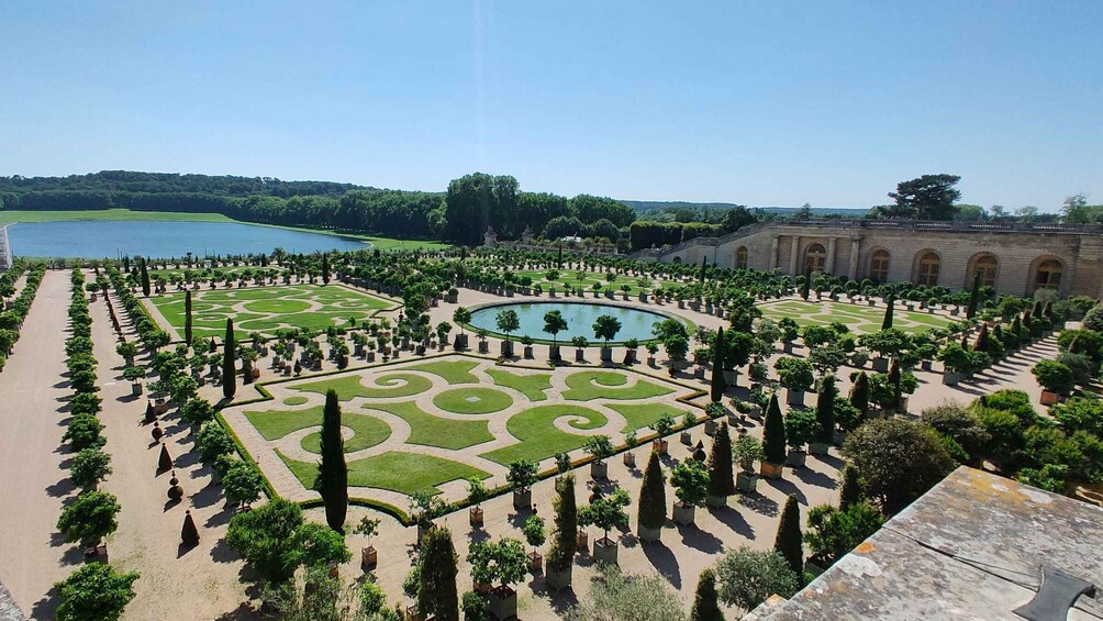 Picture 2 for Activity Versailles: Garden Private Guided Tour & Palace Entry Ticket