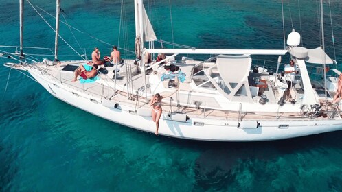 Kos: Private - Full-Day Sailing with Meal, Drinks, Swim