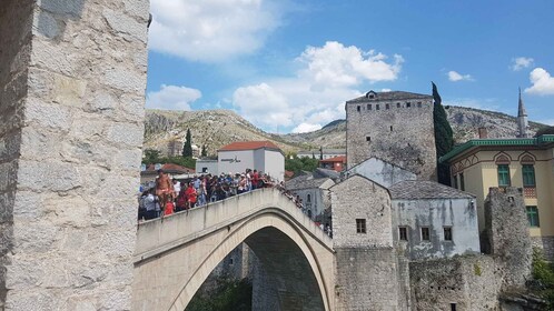 Autenttinen päiväretki Mostar - Kravice -Medjugorje Splitistä käsin