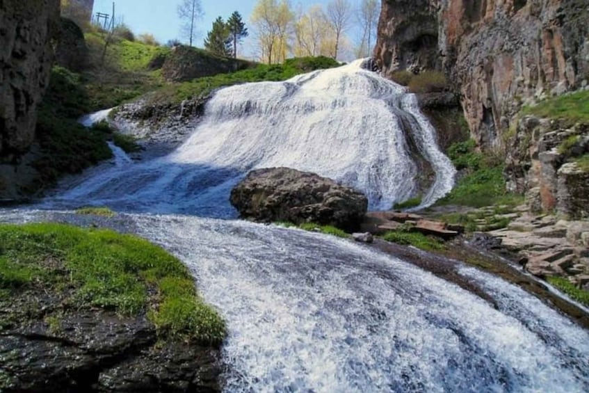 Picture 3 for Activity Private tour to Jermuk and Shaki waterfalls