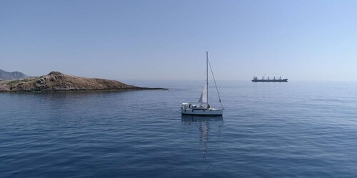 Carboneras: Cuevas de Cabo de Gata y Paseo en Velero por Los Muertos