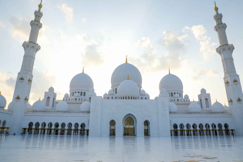 Picture 2 for Activity Abu Dhabi: Professional Photoshoot at Sheikh Zayed Mosque