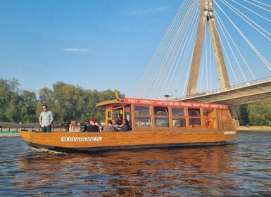 Varsovie : Coucher de soleil sur la Vistule croisière avec boisson de bienv...