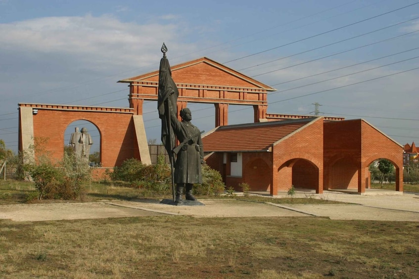 Picture 3 for Activity Memento Park: Official Guided Tour with Entry Ticket