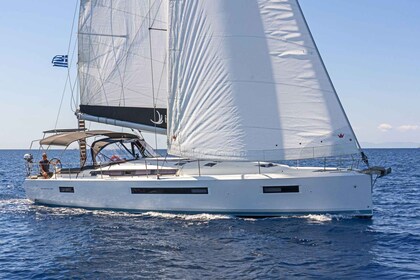 Sailing Mirabello - Elounda Bay from Agios Nikolaos