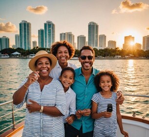 Miami: Iconic Celebrity Mansions and Biscayne Bay Boat Tour