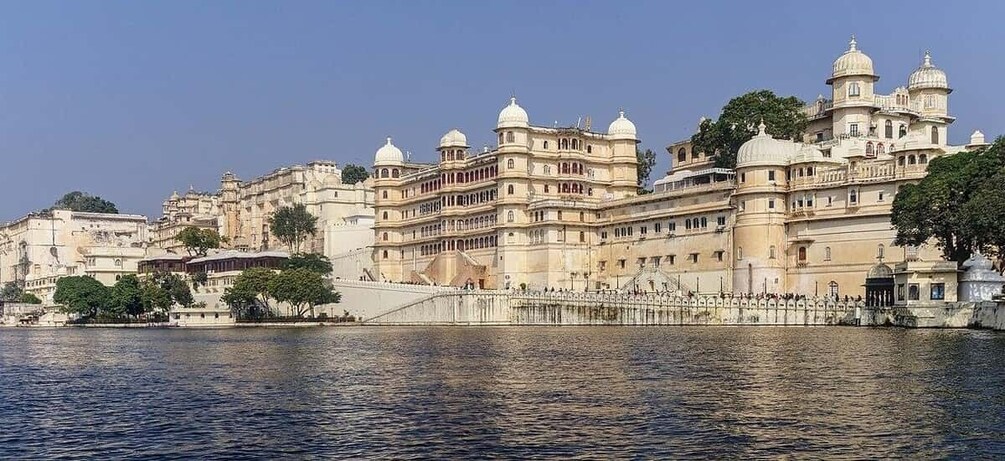 Udaipur,Ranakpur,Kumbhalgar same day tour