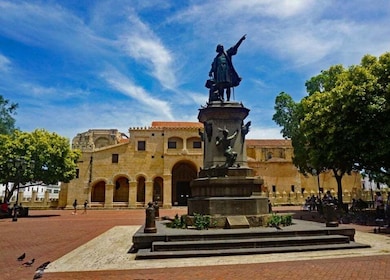 Excursion: Colonial City, Colón Lighthouse and 3 Eyes Park