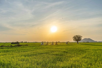 Siem Reap: Excursión guiada en Vespa al atardecer y pueblos locales