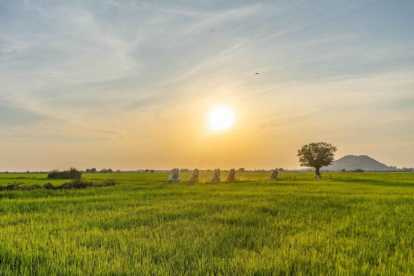 Siem Reap: Sunset Guided Vespa Tour & Local Villages