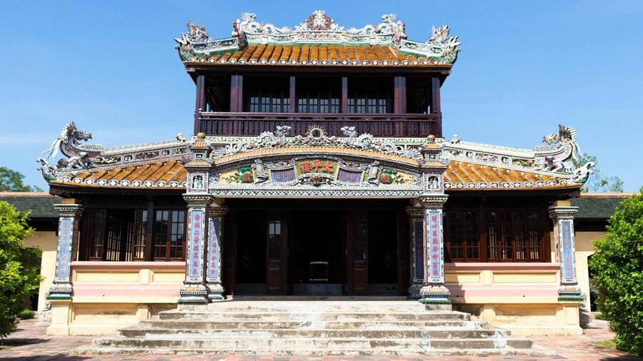 Hue Walking Tour to Imperial Citadel and Forbidden City
